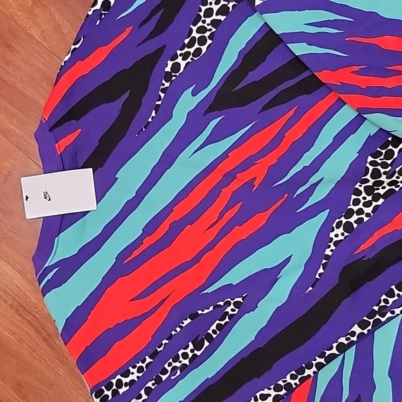 NWT Women's Nike sweatshirt - Picture 8 of 10